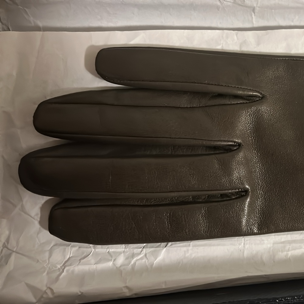 Prada Black Leather Gloves - Picture 8 of 10